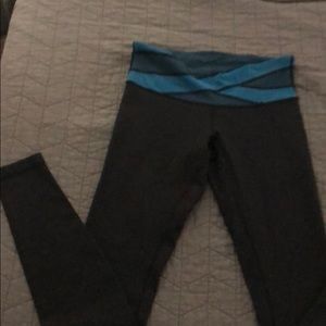 Lululemon leggings size 6